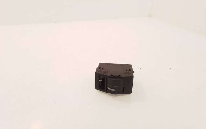 Audi A6 (2001 - 2004)  4B0919093A Включатель регулировки освещения панели