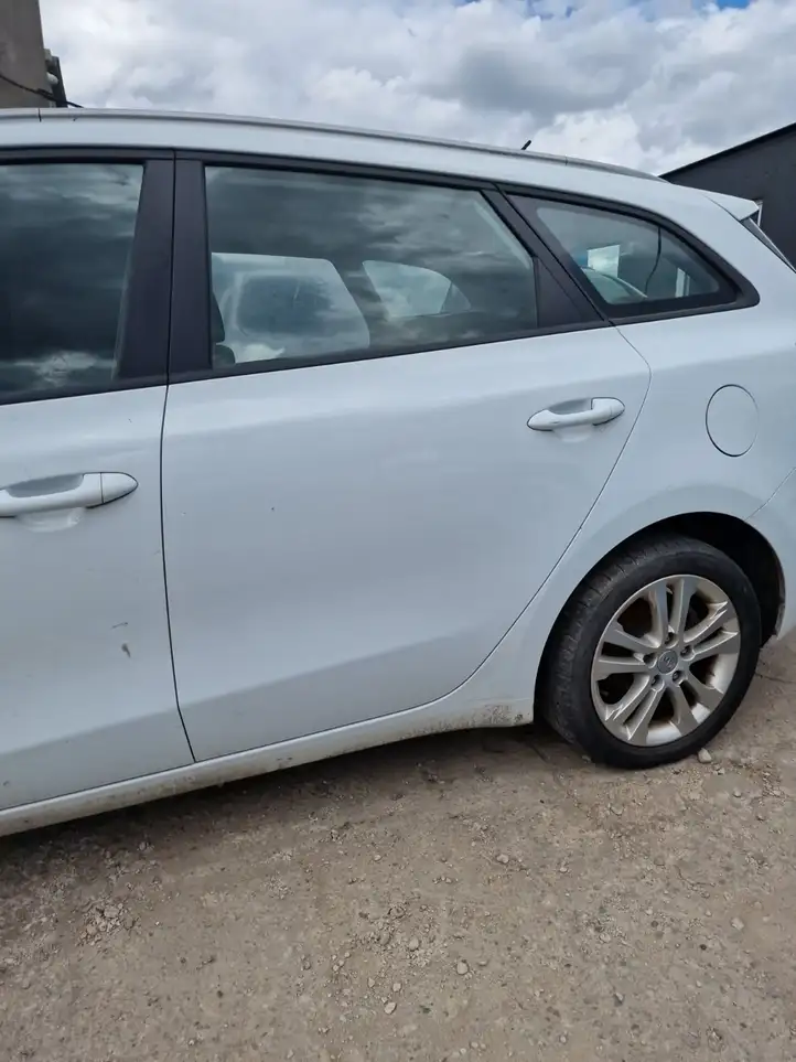 Kia Ceed (2012 - 2015) Задняя дверь — фото 2