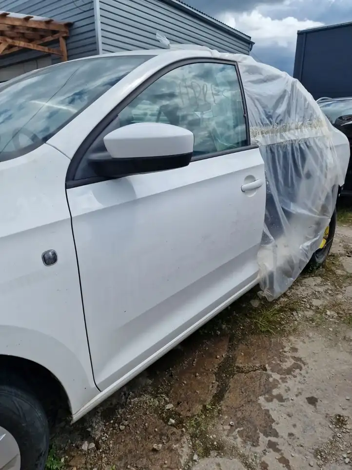 Skoda Rapid (NH) (2012 - 2019) Дверь — фото 2
