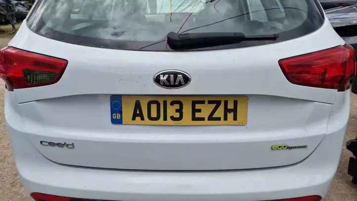 Kia Ceed (2012 - 2015) Крышка багажника — фото 2
