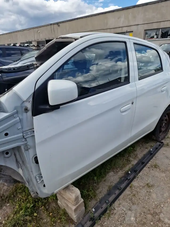 Mitsubishi Mirage VI G4 Attrage (2015 - ) Дверь — фото 1