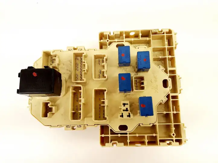 Suzuki SX4 (2006 - 2009) 3677079J50 Блок монтирования реле — фото 3