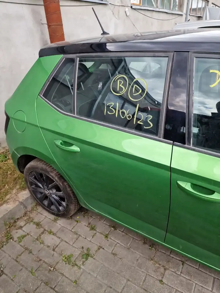 Skoda Fabia Mk3 (NJ) (2015 - 2021) Задняя дверь — фото 2