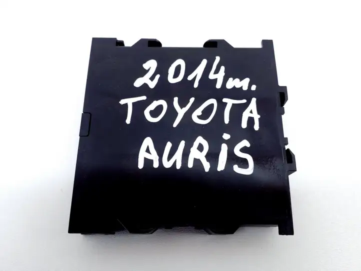 Toyota Auris E180 (2012 - 2018) 8934002030F Блок управления парктрониками — фото 3