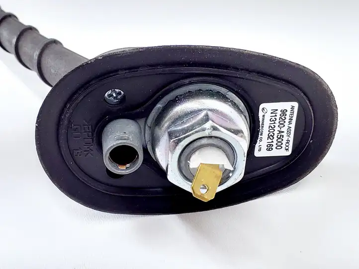 Hyundai i30 (2012 - 2015) 96200A5000 GPS антенна — фото 3