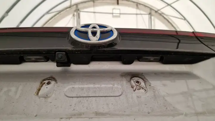 Toyota Yaris XP210 (2020 - ) Крышка багажника — фото 6