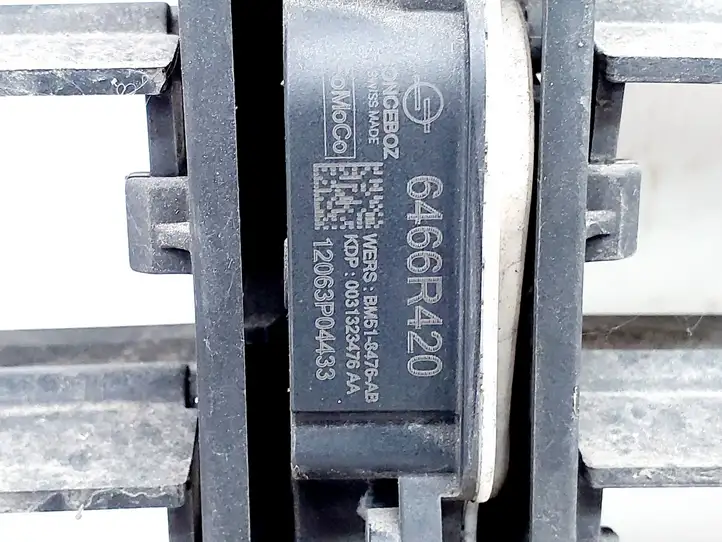 Ford Focus (2011 - 2015) BM518475BG Дефлектор воздуха — фото 4
