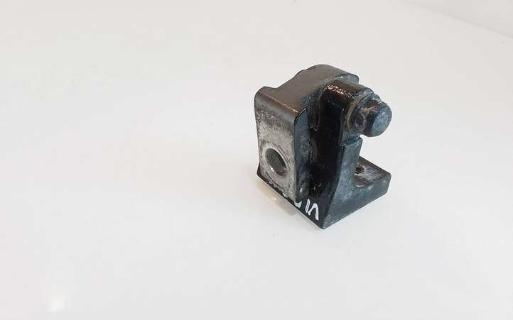 Porsche Cayenne (9PA) (2002 - 2010)  7L0833402A Нижняя петля задней двери