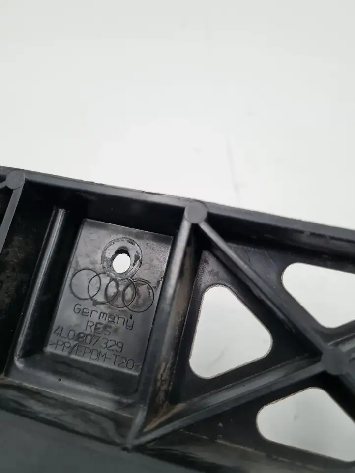 Audi Q7 4L (2005 - 2009) 4L0807329 Кронштейн заднего бампера — фото 2