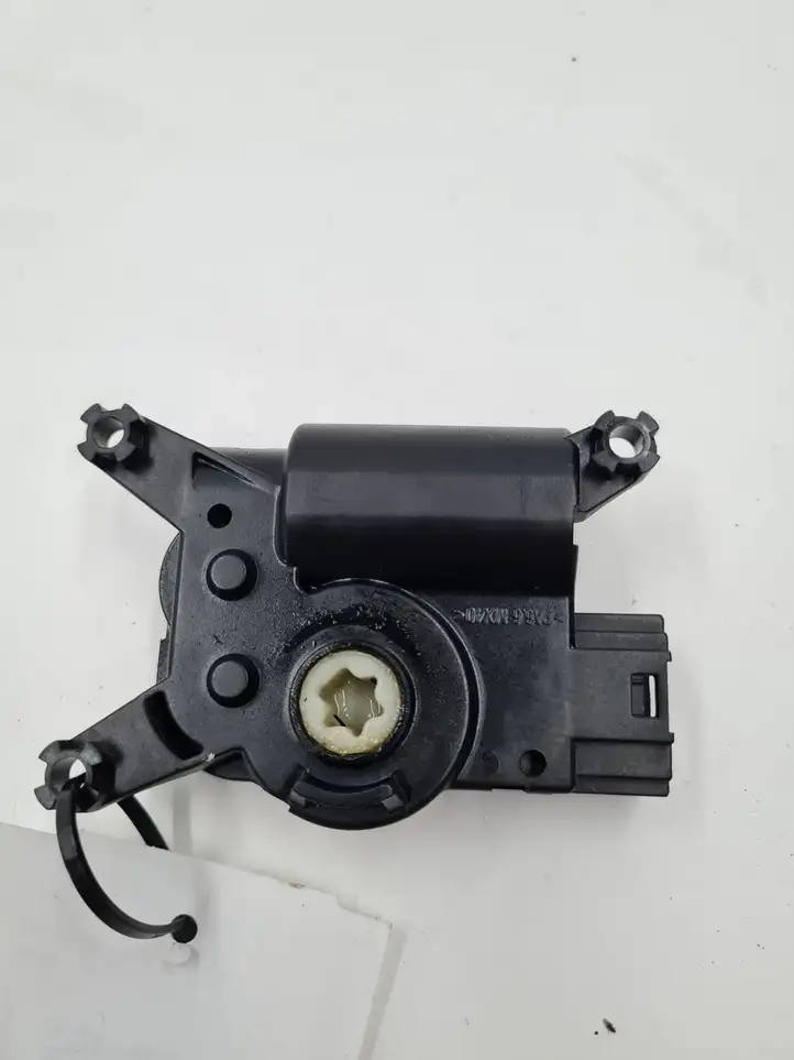 Audi Q7 4L (2005 - 2009) 52411483 Двигатель задвижки потока воздуха — фото 3