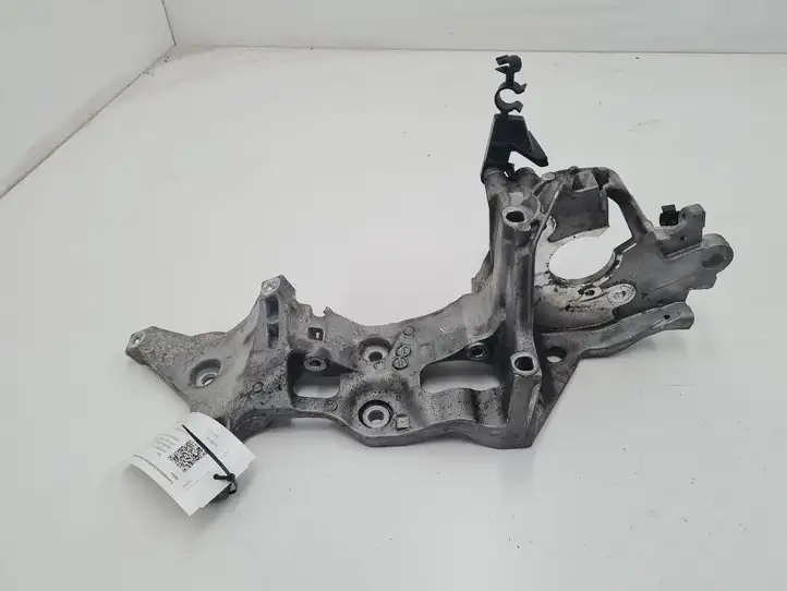Audi A4 S4 B9 (2015 - 2019) 04L903143B Кронштейн генератора — фото 1