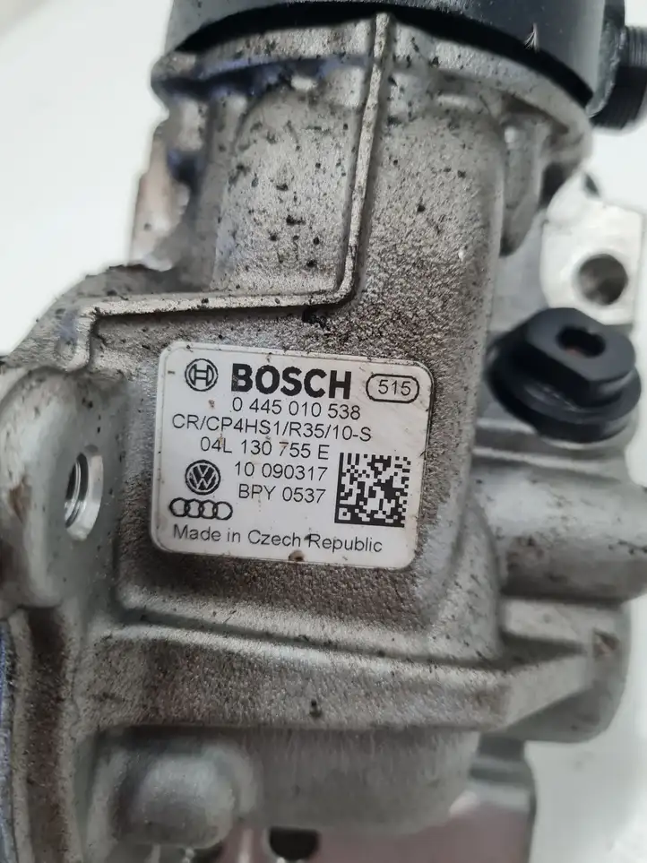 Audi A4 S4 B9 (2015 - 2019) 04L130755E Топливный насос — фото 3