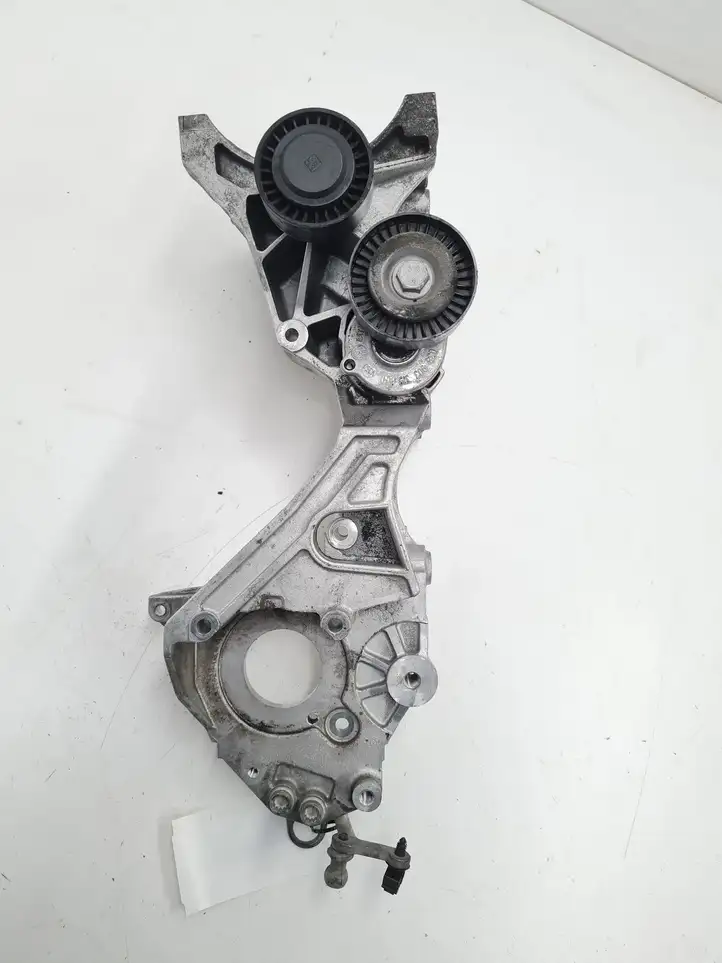 Audi A4 S4 B8 8K (2011 - 2015) 03L903143R Кронштейн генератора — фото 3