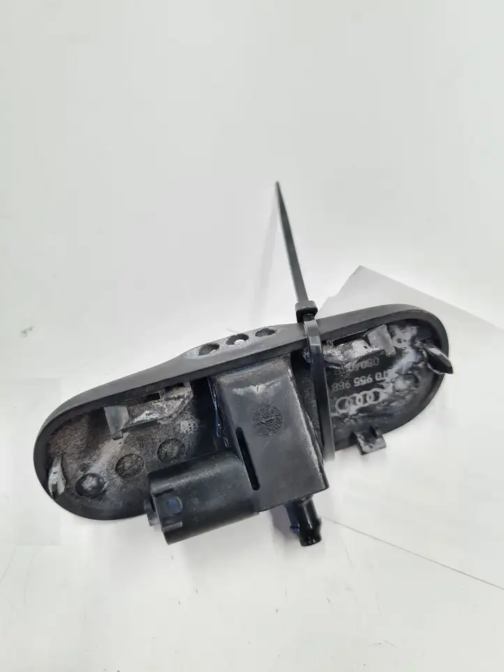 Audi A4 S4 B8 8K (2007 - 2011) 8T0955988B Форсунка омывателя лобового стекла — фото 2