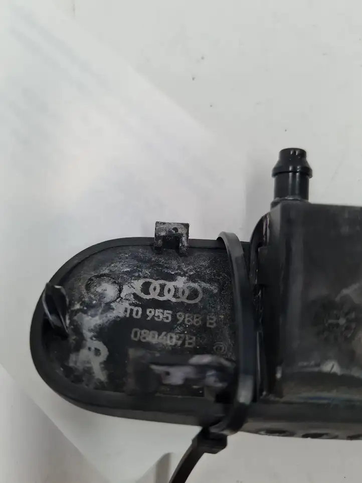 Audi A4 S4 B8 8K (2007 - 2011) 8T0955988B Форсунка омывателя лобового стекла — фото 3