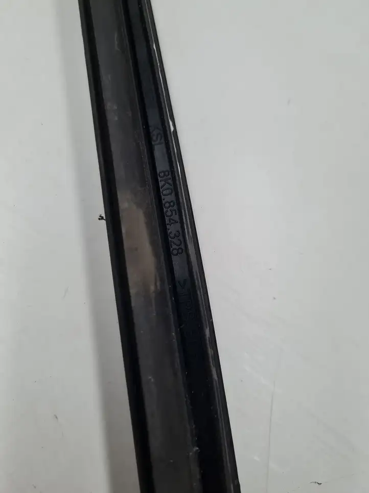Audi A4 S4 B8 8K (2007 - 2011) 8K0854328 Накладка стоек лобового стекла — фото 3