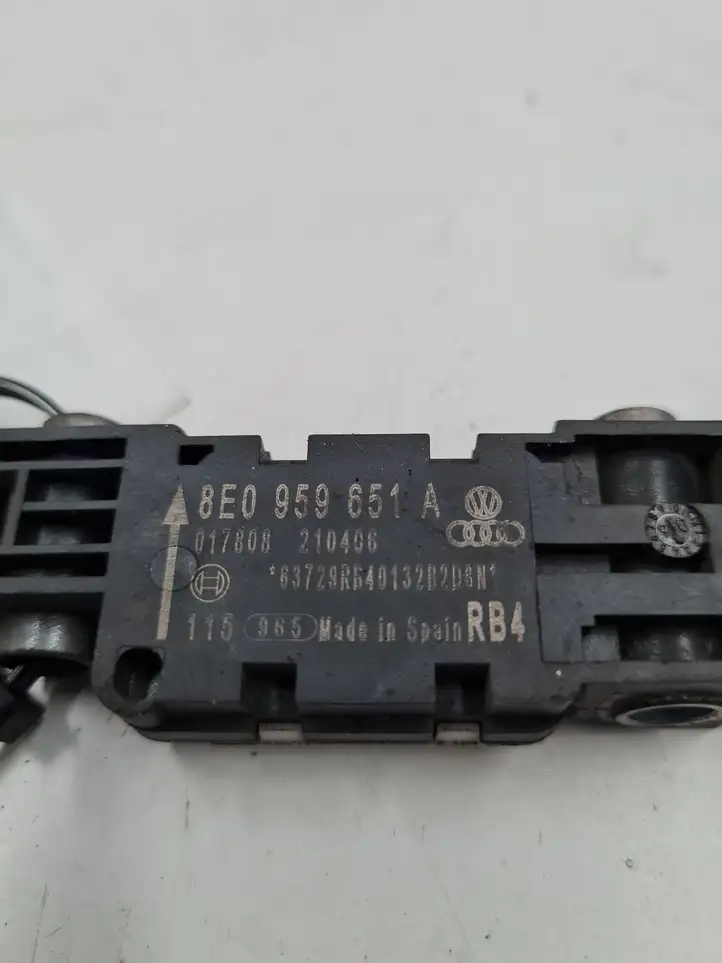 Audi A3/S3 8P (2004 - 2008) 8E0959651A Датчик удара SRS — фото 2