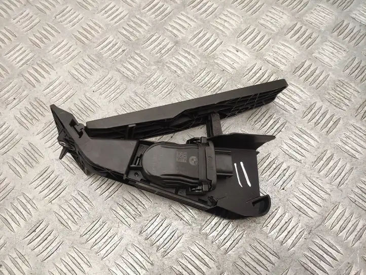 BMW 3 G20 G21 (2019 - ) 6871053 Педаль акселератора — фото 2