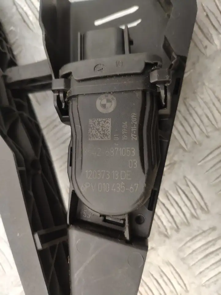 BMW 3 G20 G21 (2019 - ) 6871053 Педаль акселератора — фото 6