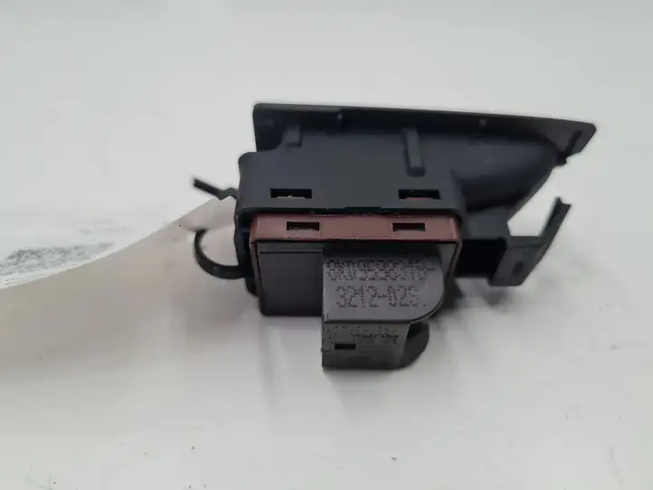 Audi A4 S4 B8 8K (2011 - 2015) 8K0959831B Кнопка открытия задней двери — фото 3