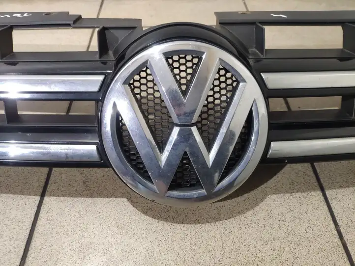 Volkswagen Touareg II (2010 - 2018) 7P6853651A Верхняя решетка радиатора — фото 8