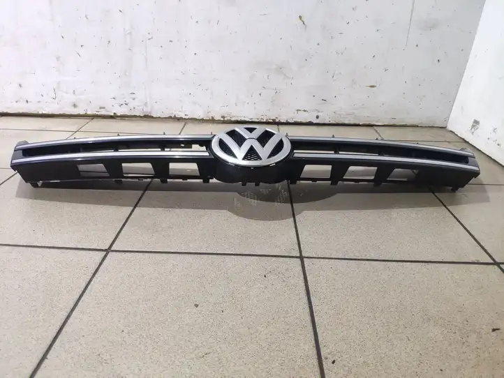 Volkswagen Touareg II (2010 - 2018) 7P6853651A Верхняя решетка радиатора — фото 14