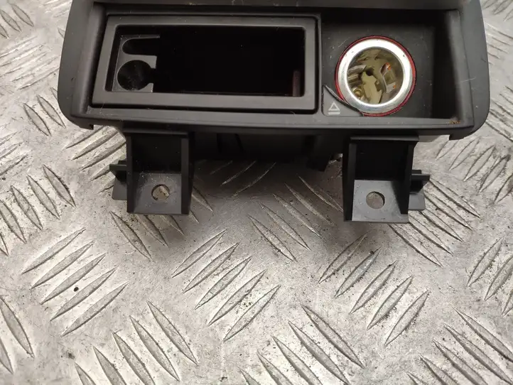 Audi TT Mk1 (2003 - 2006) 8J0857951A Передняя пепельница — фото 4