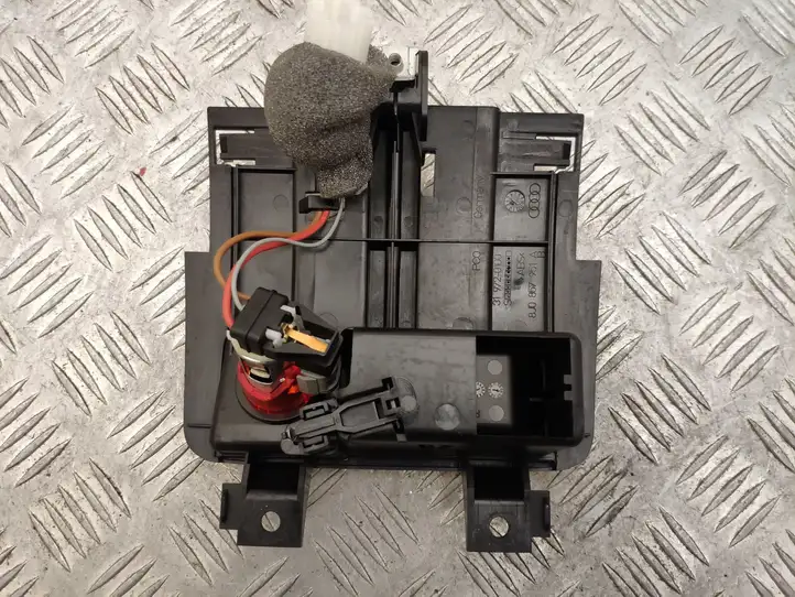 Audi TT Mk1 (2003 - 2006) 8J0857951A Передняя пепельница — фото 5