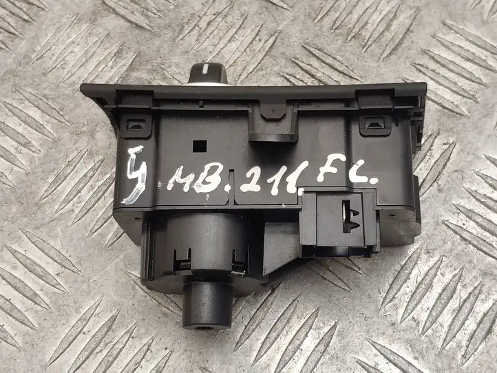 Mercedes-Benz E W211 (2002 - 2009) 2115450404 Включатель фонарей — фото 4