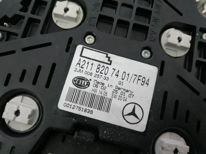 Mercedes-Benz E W211 (2002 - 2009) A2118207401 Передняя подсветка — фото 7