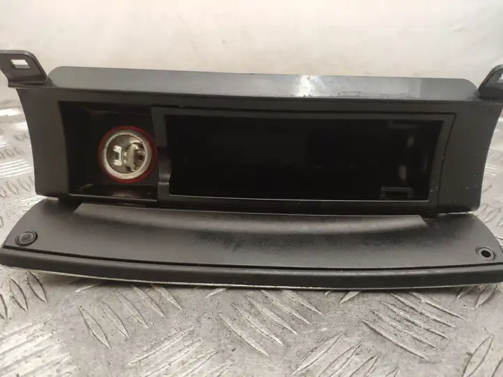 Volkswagen Touareg II (2010 - 2018) 7P2863071 Передняя пепельница — фото 3