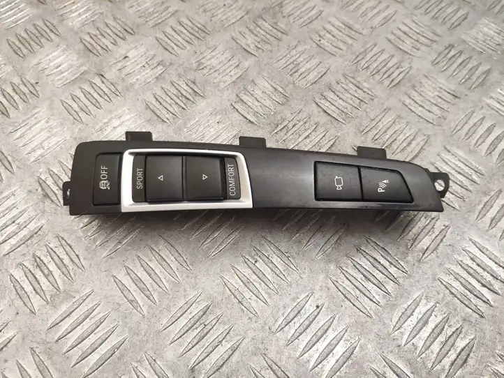 BMW 7 F01 (2008 - 2016) 9201490 Кнопка фаркопа в багажнике — фото 1