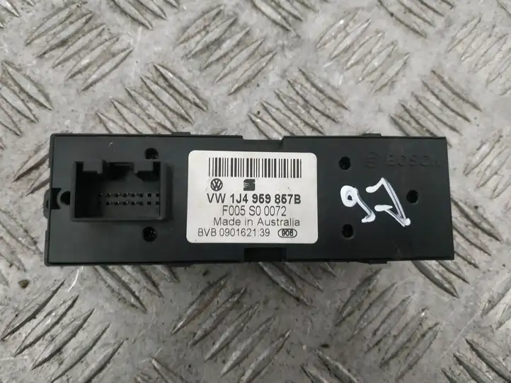 Seat Leon (1M) (1998 - 2006) 1J4959857B Кнопка стеклоподъемников — фото 4