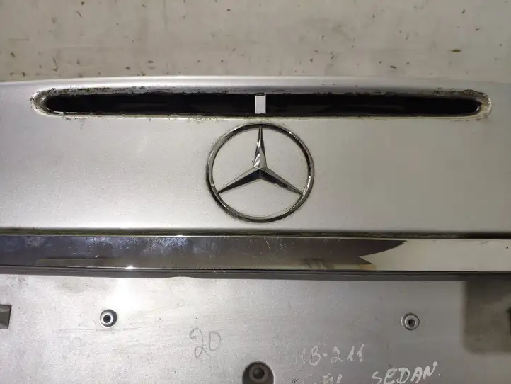 Mercedes-Benz E W211 (2002 - 2009) Крышка багажника — фото 11