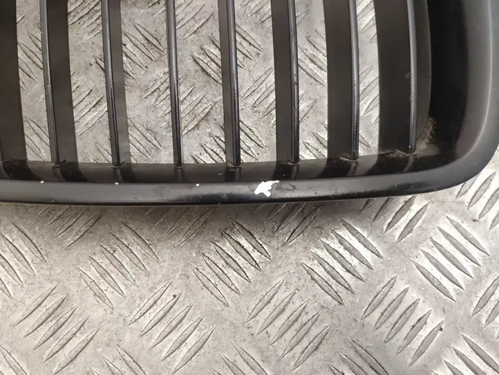 BMW 3 F30 F35 F31 (2012 - 2018) 7255412 Верхняя решетка радиатора — фото 2