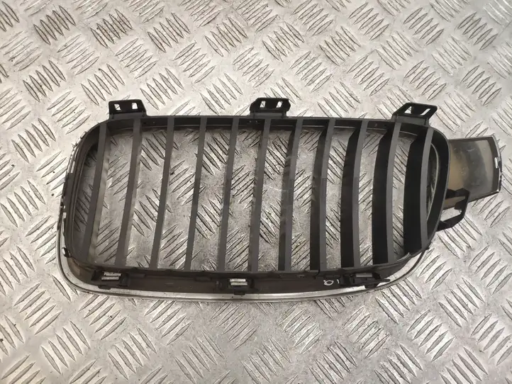 BMW 3 F30 F35 F31 (2012 - 2018) 7255412 Верхняя решетка радиатора — фото 4