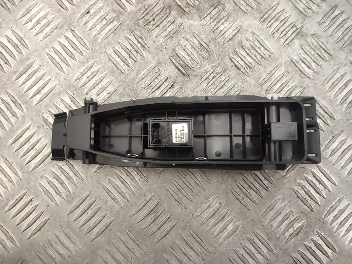 BMW 7 F01 (2008 - 2016) 9163520 Блок кнопок стеклоподъемников — фото 3