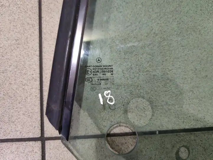 Mercedes-Benz CLK A209,C209 (2002 - 2009) E143R001026 Заднее боковое стекло — фото 3