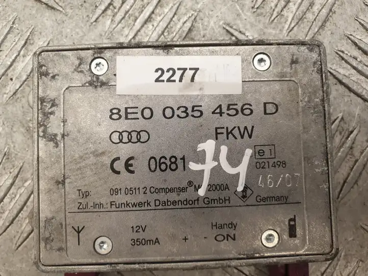 Audi A6 S6 C6 4F (2004 - 2008) 8E0035456D Усилитель антенны — фото 4