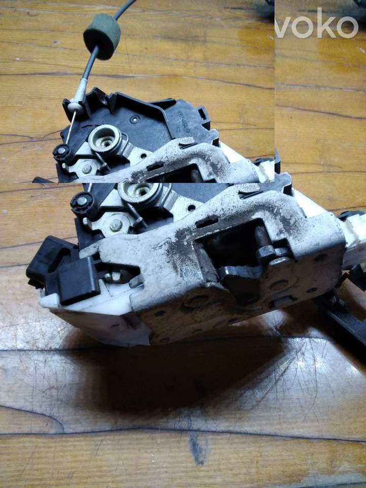 Ford Mondeo Mk III (2000 - 2007)  4S71X264A26 Замок задней двери