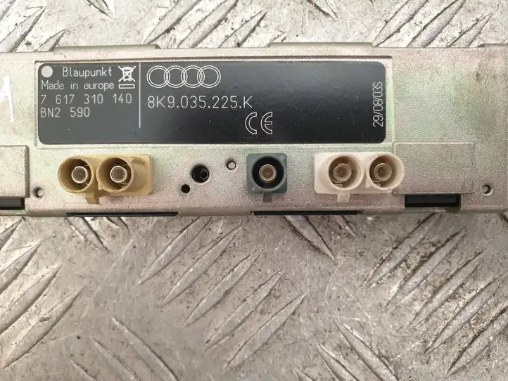 Audi A4 S4 B8 8K (2007 - 2011) 8K9035225K Усилитель антенны — фото 3