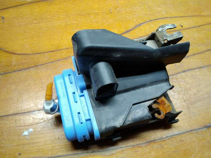 Audi A4 (2000 - 2006)  4A0839016H Замок задней двери