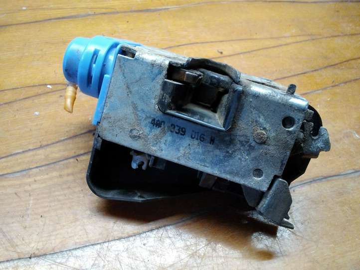 Audi A4 (2000 - 2006)  4A0839016H Замок задней двери