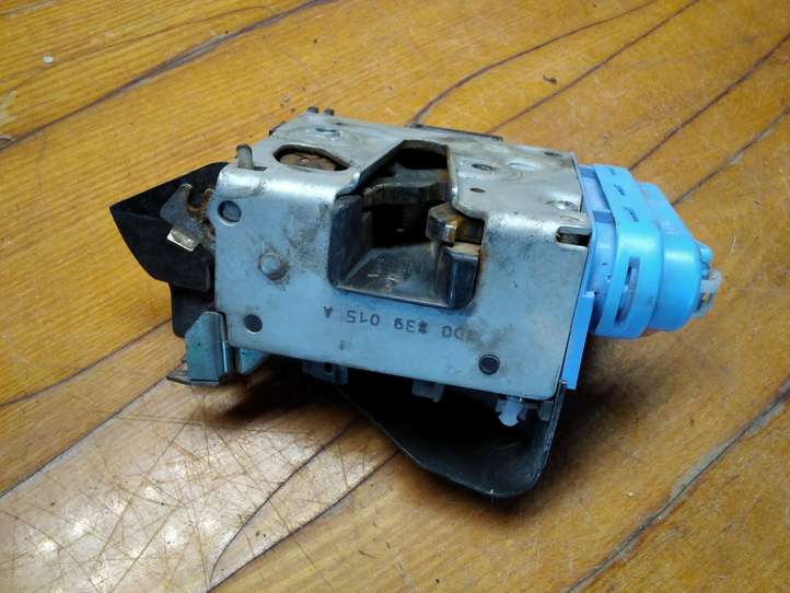 Audi A4 (2000 - 2006)  8D0839015A Замок задней двери