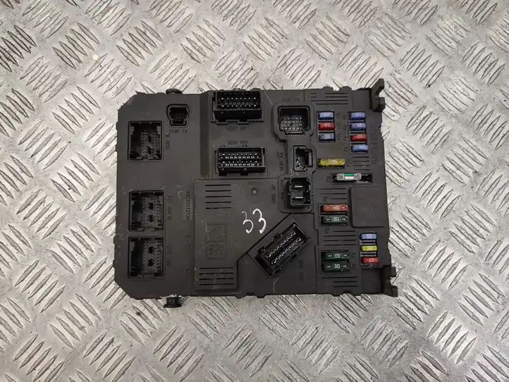 Citroen Xsara Picasso (1999 - 2012) S118085220F Блок монтирования реле — фото 1