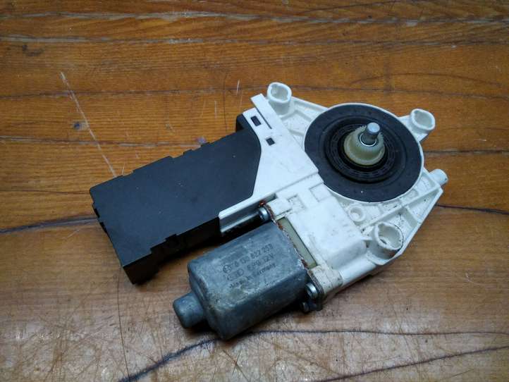 Citroen C6 (2005 - 2012)  0130822259 электродвигатель переднего стеклоподъемника