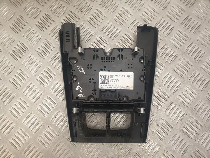 Audi A3/S3 8V (2012 - 2016) 8V0919614B Кнопка фаркопа в багажнике — фото 4