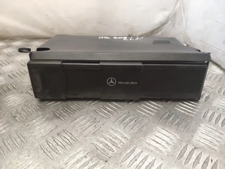 Mercedes-Benz CLK A209,C209 (2002 - 2009) A2038703389 CD/DVD чейнджер — фото 1