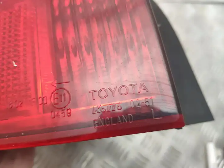 Toyota Corolla E120 E130 (2000 - 2004) 0251 Задний фонарь в кузове — фото 5