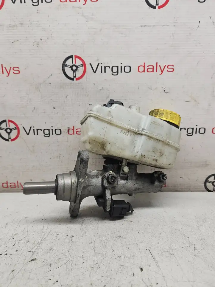 Seat Ibiza III (6L) (2002 - 2008) 6R0611301a Главный тормозной цилиндр — фото 1